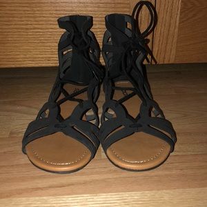 NWT Soda gladiator sandals in black. Size 7.5
